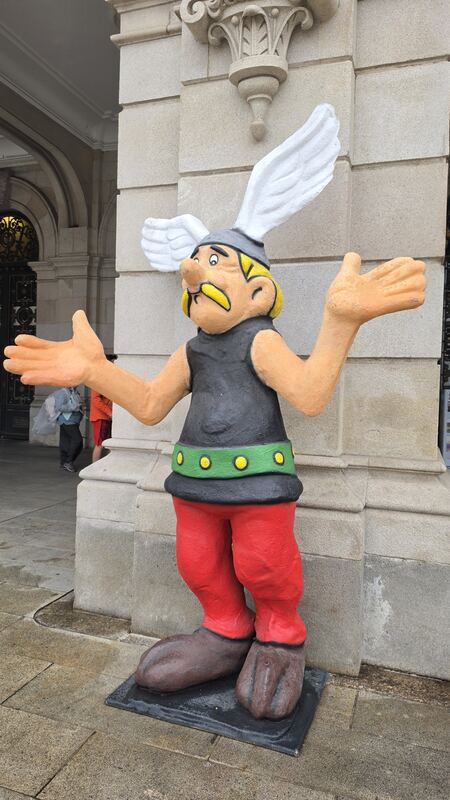 Asterix in the town hall arcade, A Coruña