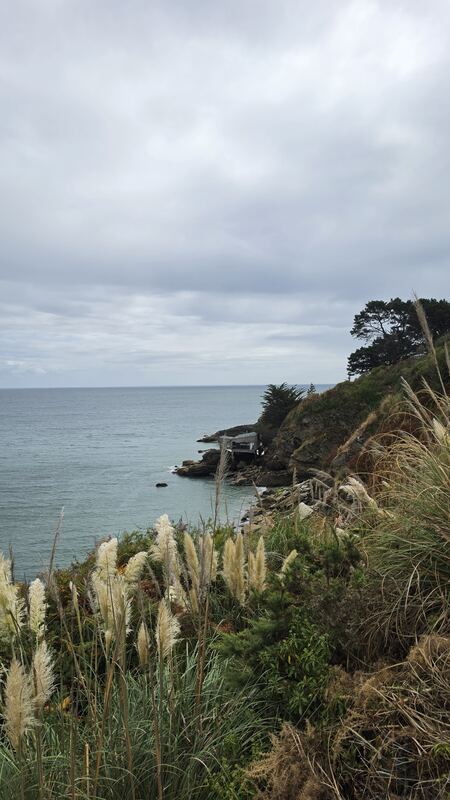 A cove with a hut on the rocks, Île de Groix